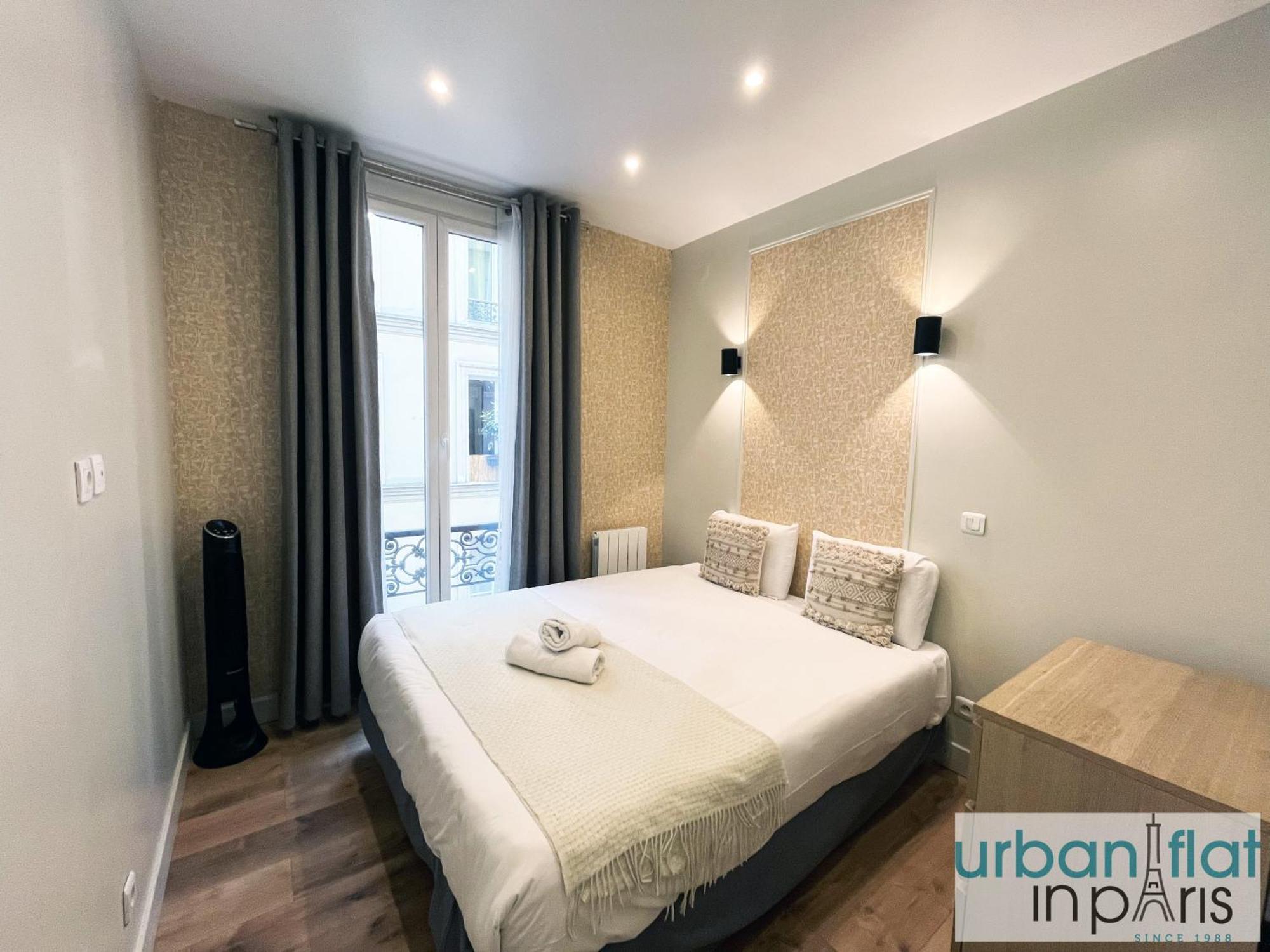 Appartement 23 - Charming Parisian Flat In Parijs