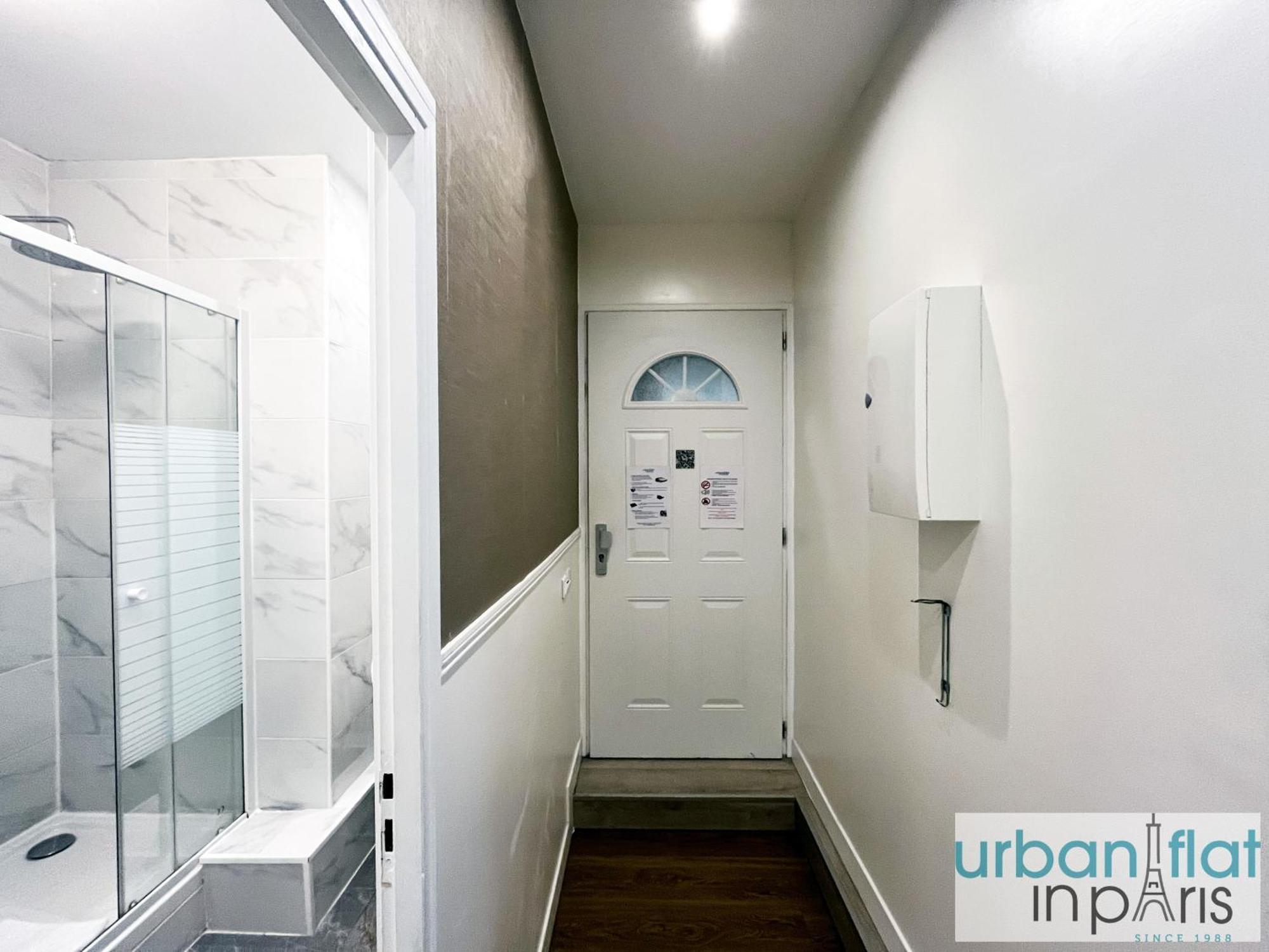 23 - Charming Parisian Flat In * Parijs