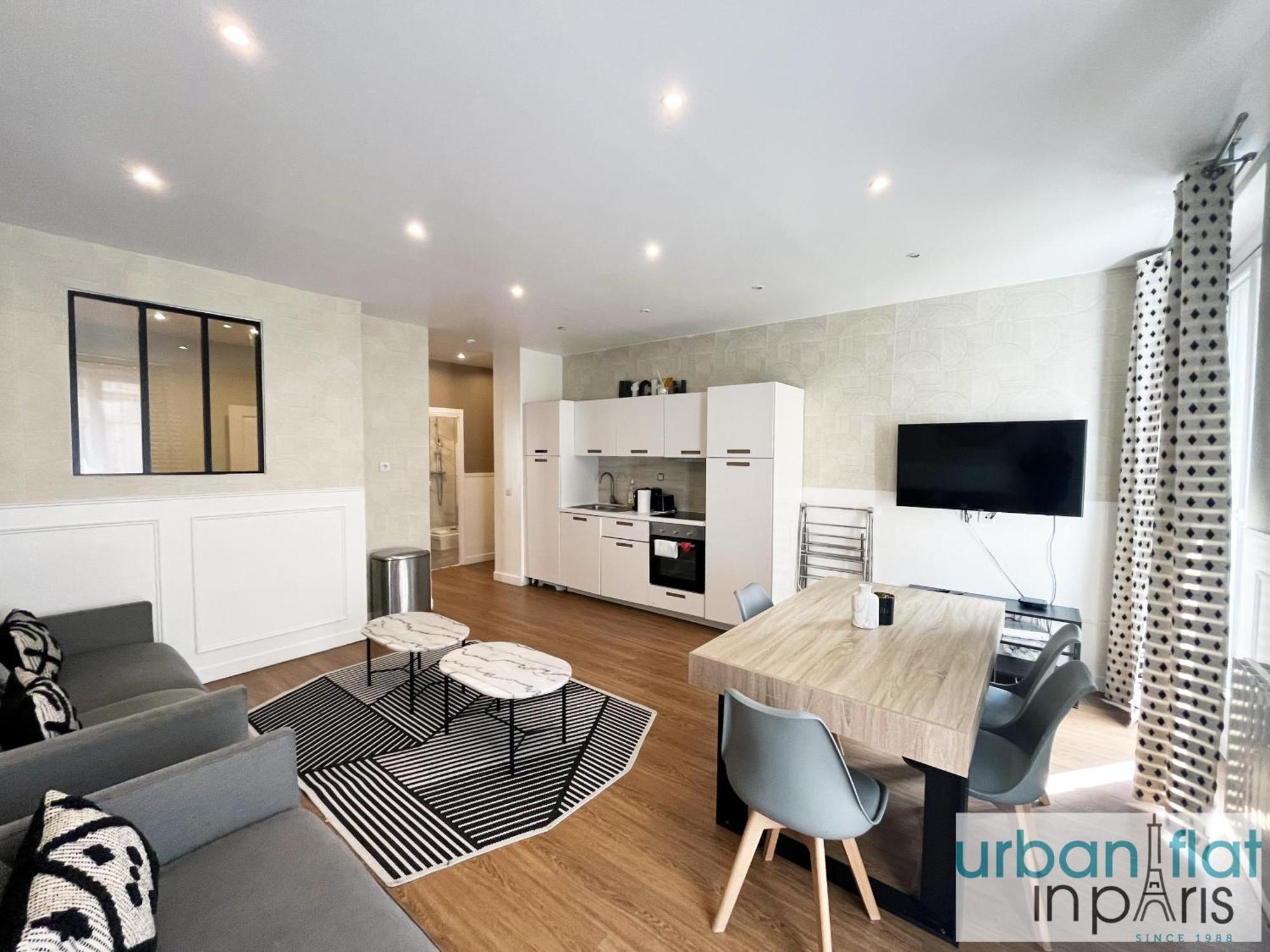 23 - Charming Parisian Flat In Parijs