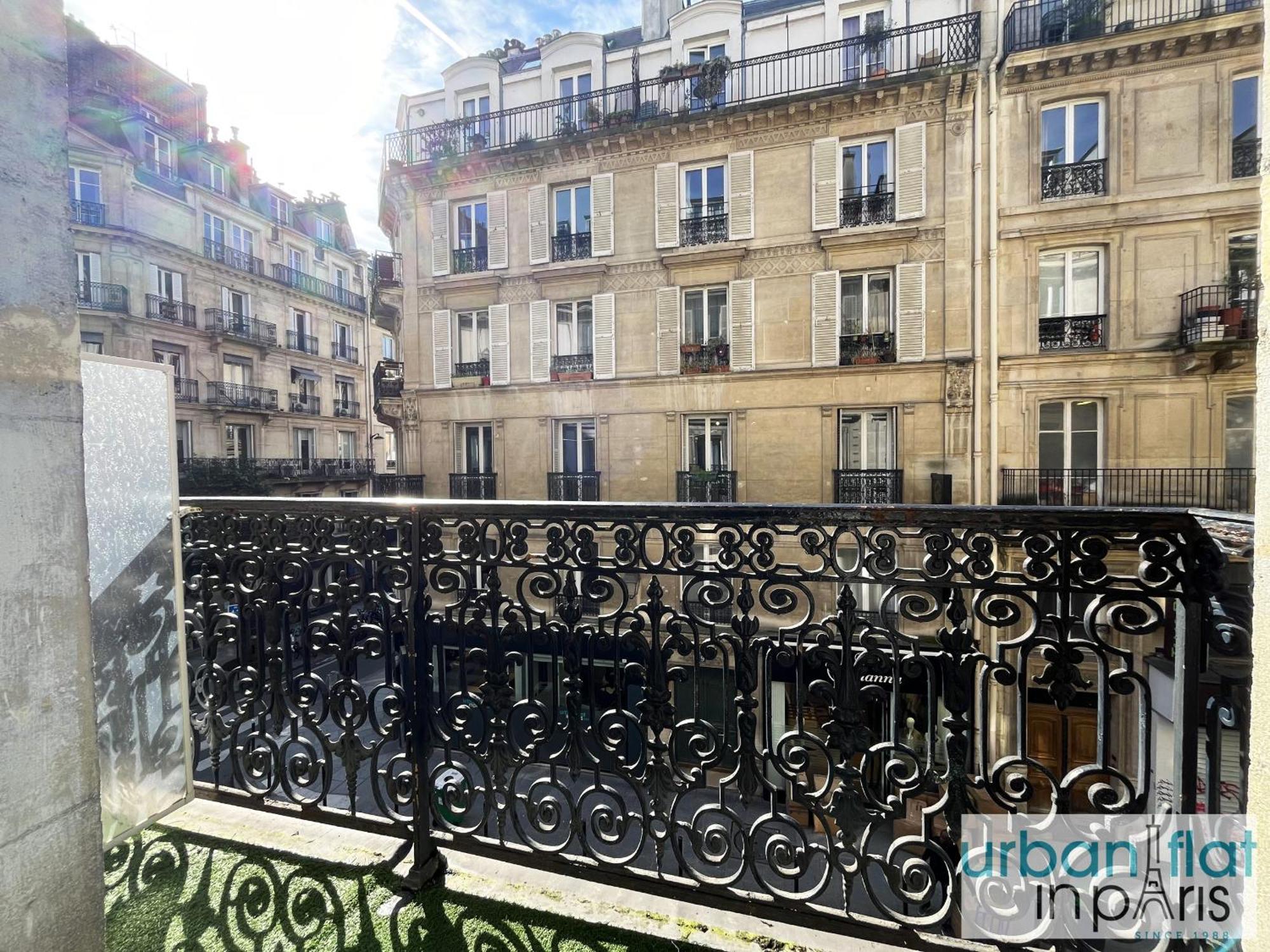 Appartement 23 - Charming Parisian Flat In Parijs